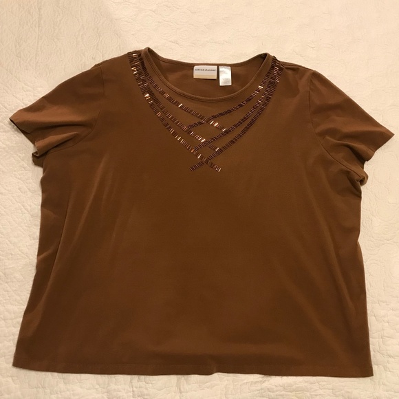 Alfred Dunner brown short-sleeved blouse with coppery-bronze pin beading (2X) - Picture 6 of 16